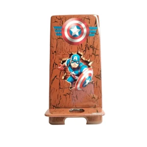 Porta celular de Capitán América hecho a mano en Colombia con orificio para cable de carga.