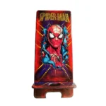 Soporte de madera artesanal porta celular del espectacular hombre araña, pintado a mano en colores rojo y azul vibrante con un acabado de acrílico brillante.